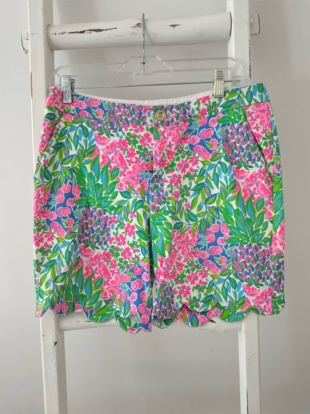 Lilly Pulitzer Floral Scallop Hem Women's Shorts - Pink & Green